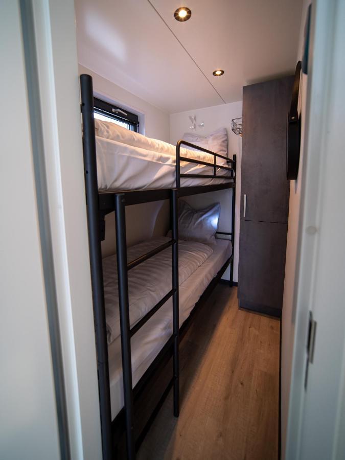 Houseboats Mookerplas Met Dakterras Middelaar Exterior photo